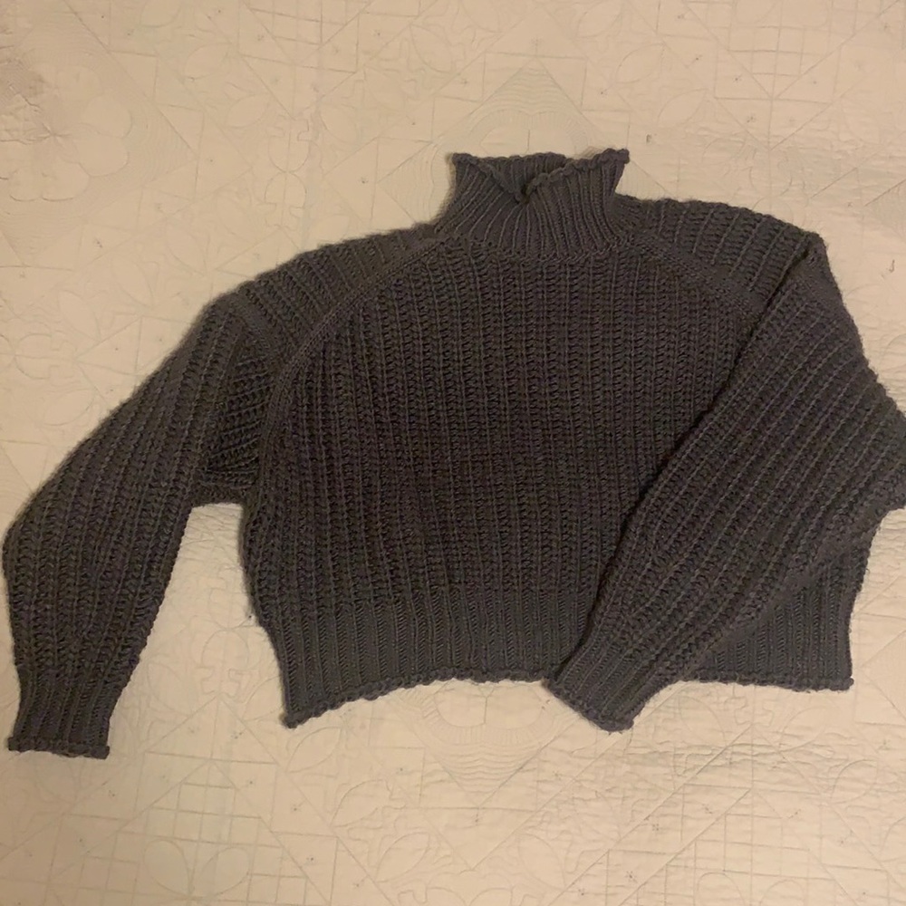 H&M Ribbed Turtleneck Sweater - Picture 2 of 8